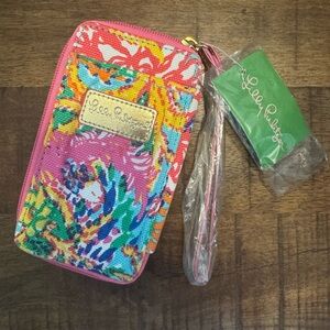 NWT Lilly Pulitzer Carded ID Smart Phone Wristlet